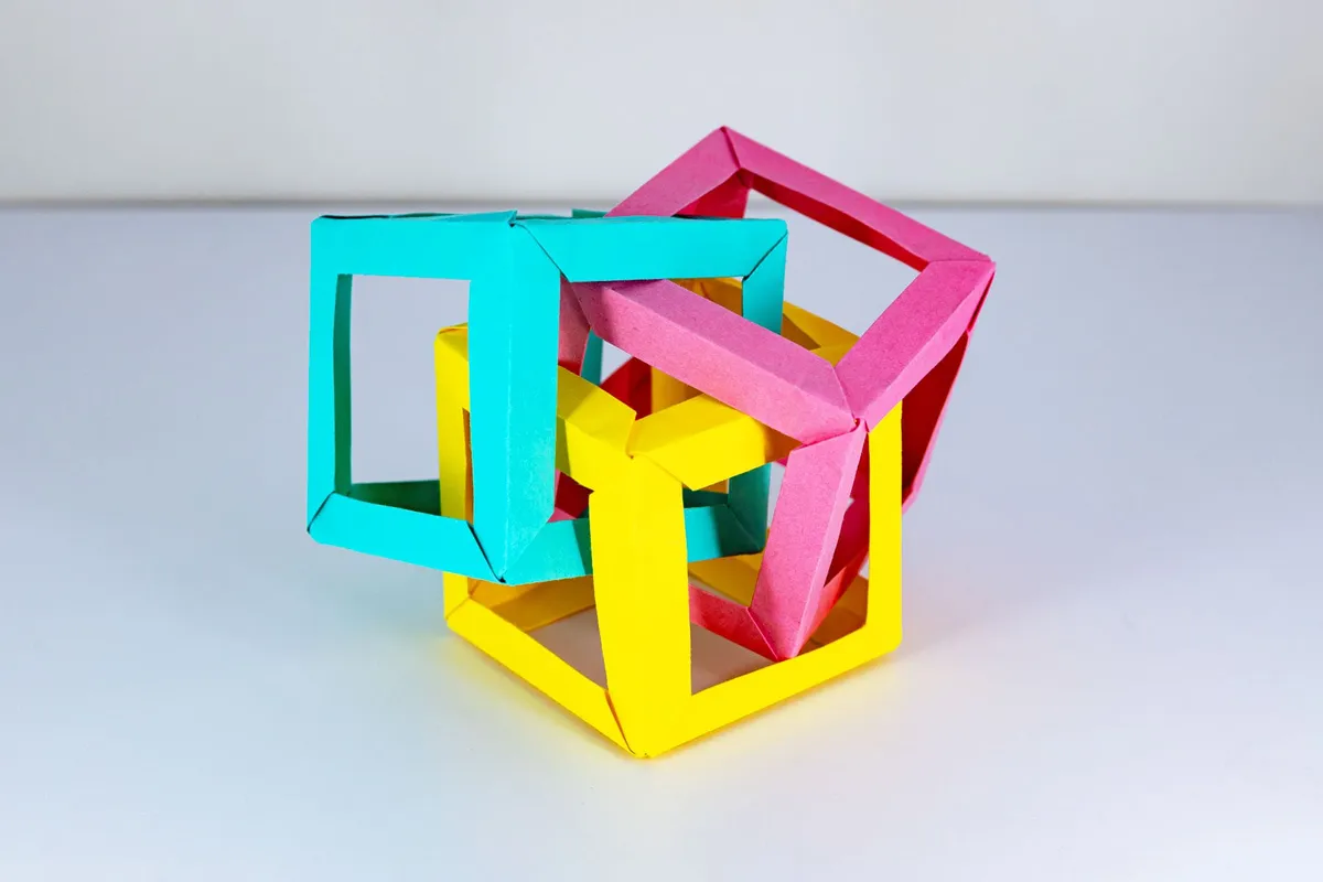 Intersecting Cubes - origami, photo 1